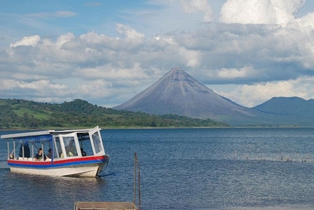 Lago Arenal | Jeep Boat Jeep