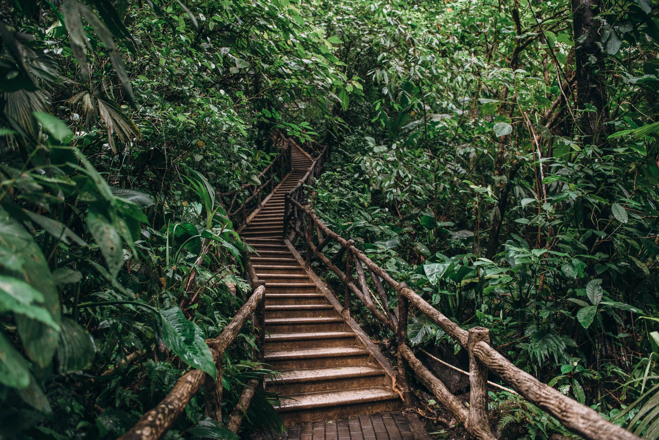 Exploring La Fortuna Attractions on Your Own